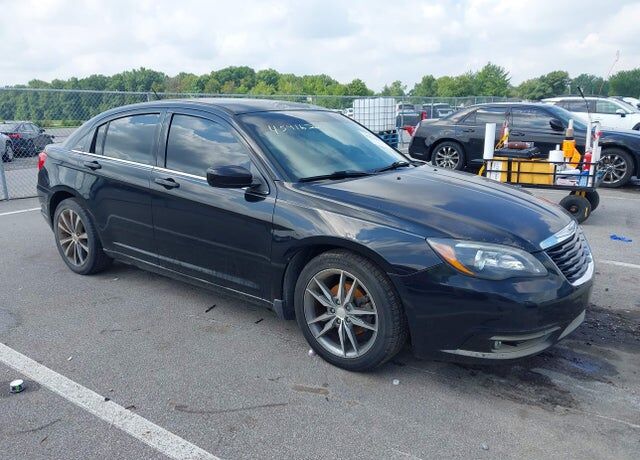 2014 CHRYSLER 200