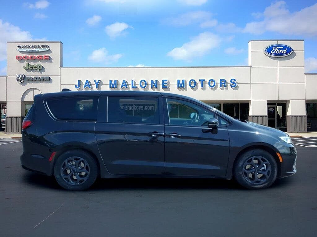 2022 CHRYSLER Pacifica