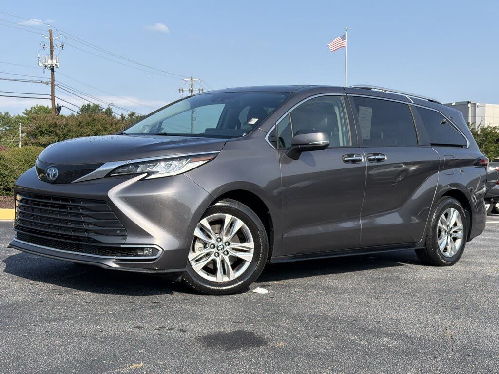 2024 TOYOTA Sienna