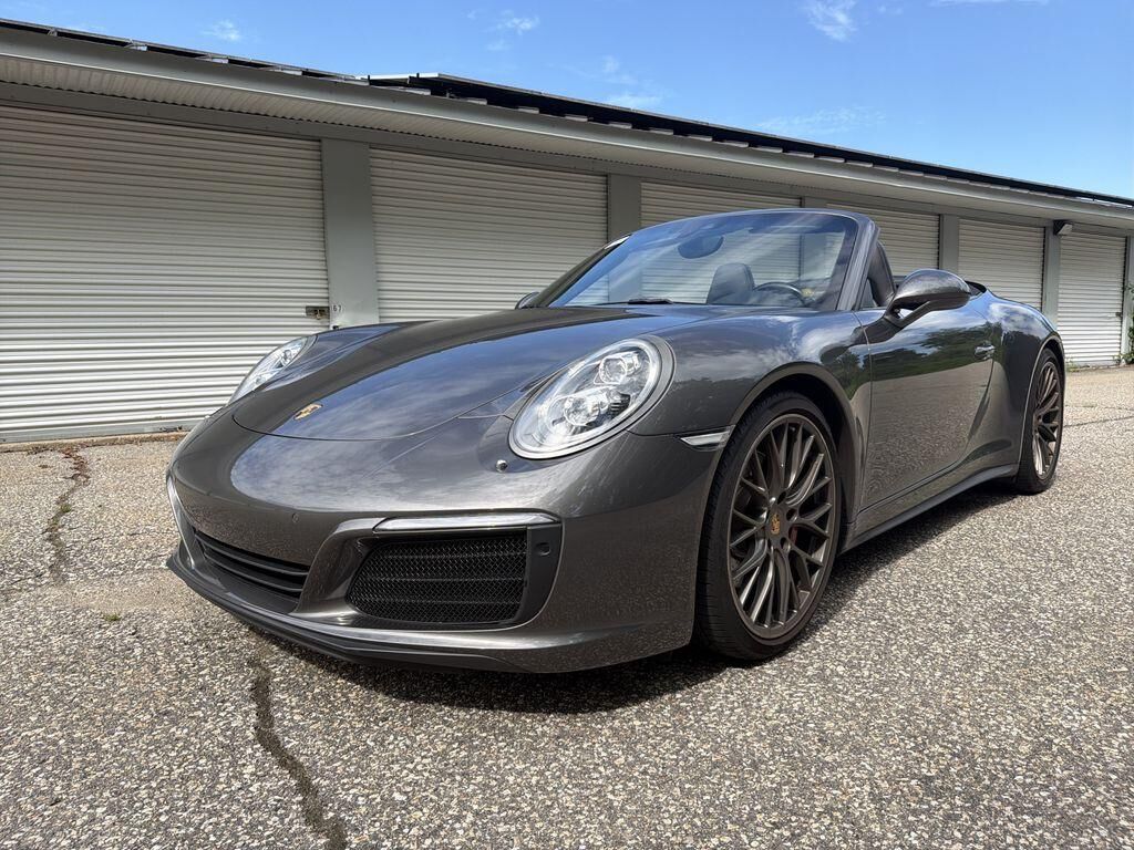 2017 PORSCHE 911