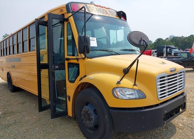 2010 FREIGHTLINER B2 Bus Chassis