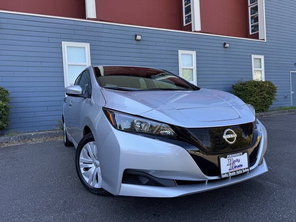 2025 NISSAN Leaf