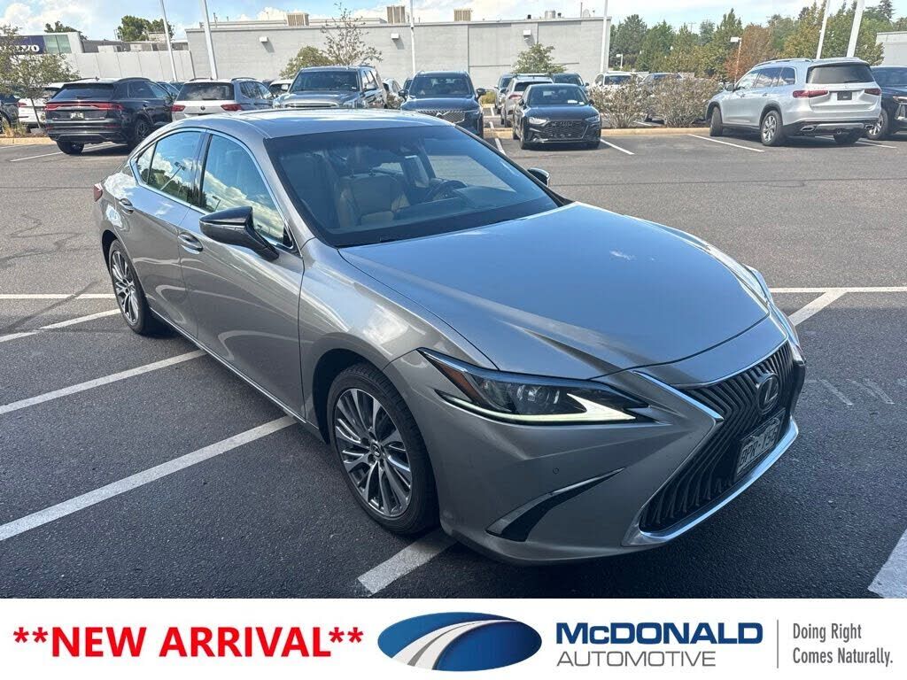 2020 LEXUS ES