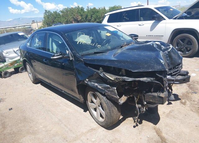 2014 VOLKSWAGEN Passat