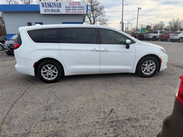 2017 CHRYSLER Pacifica