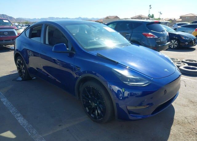 2024 TESLA Model Y