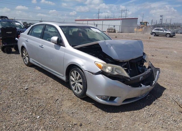 2011 TOYOTA Avalon