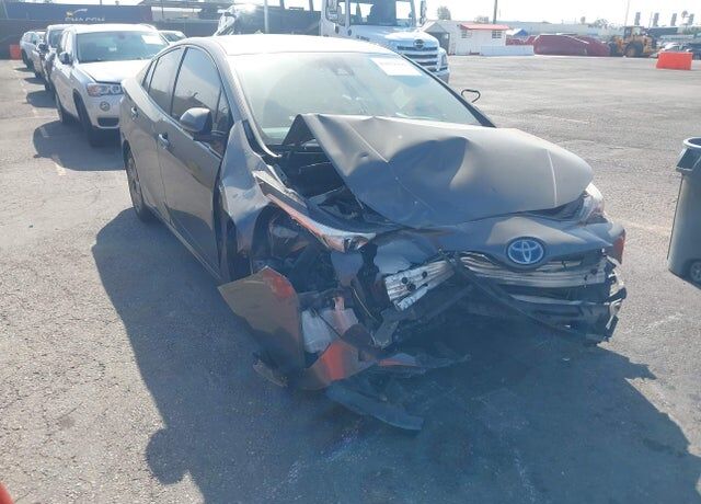 2016 TOYOTA PRIUS