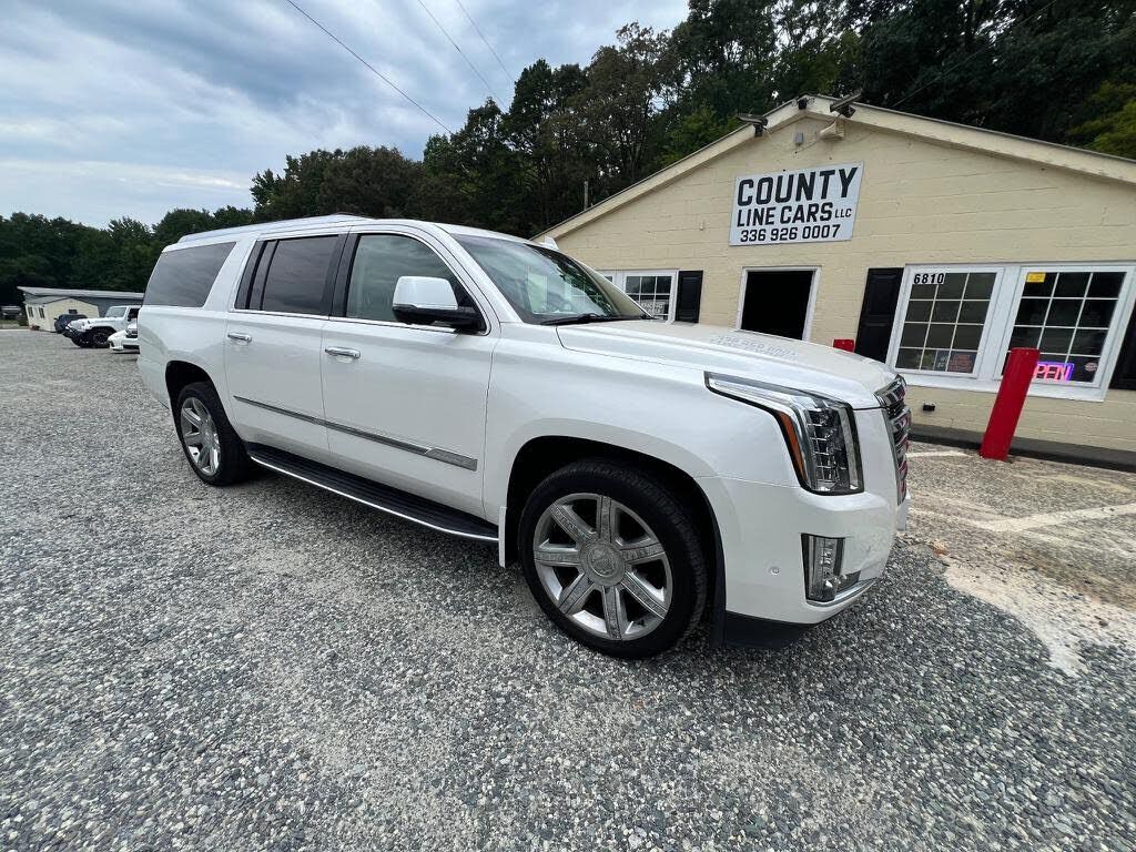 2017 CADILLAC Escalade ESV