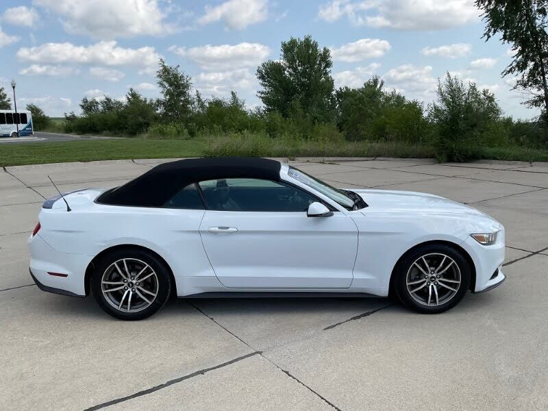 2017 FORD Mustang