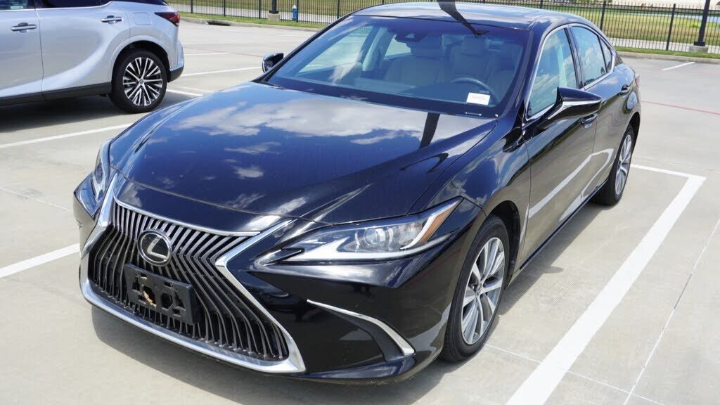 2019 LEXUS ES