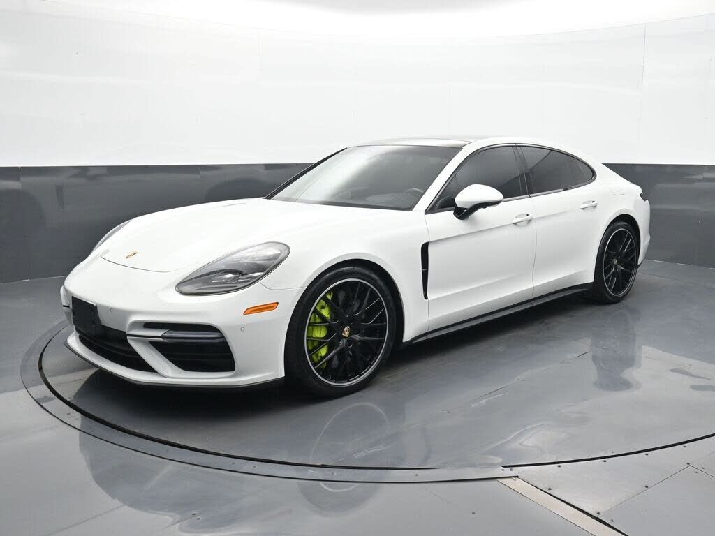 2019 PORSCHE Panamera