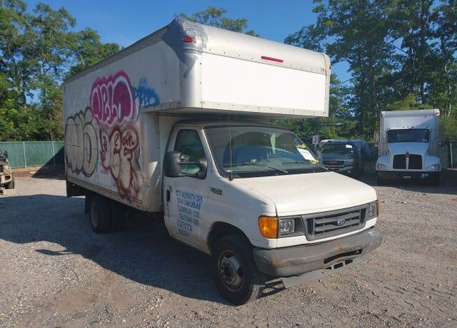 2005 FORD E-350