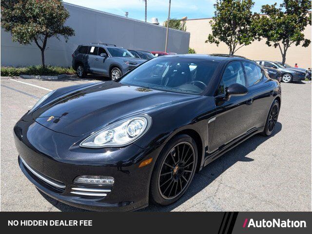 2013 PORSCHE Panamera