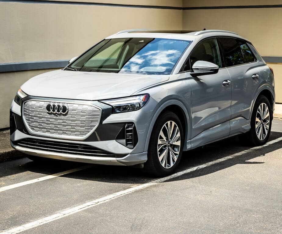 2023 AUDI Q4