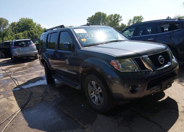 2012 NISSAN Pathfinder