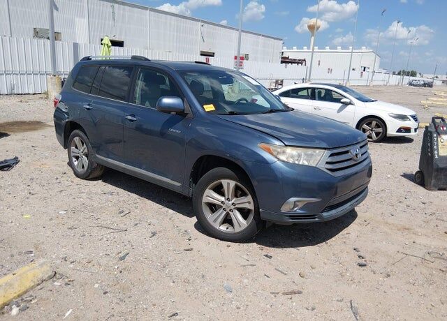 2013 TOYOTA Highlander