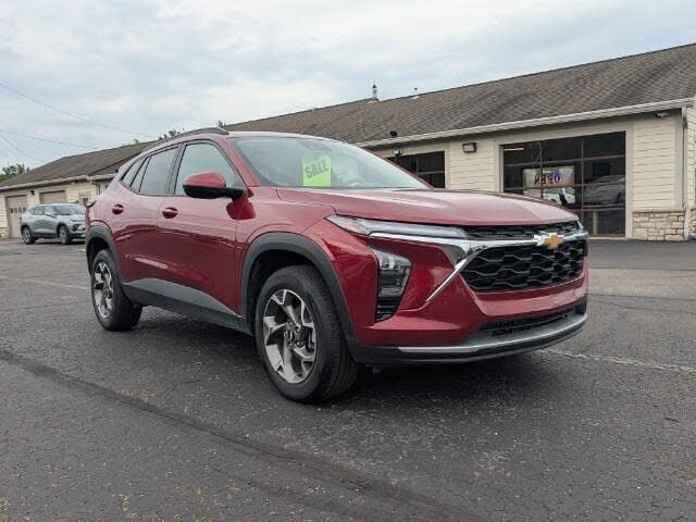 2025 CHEVROLET Trax