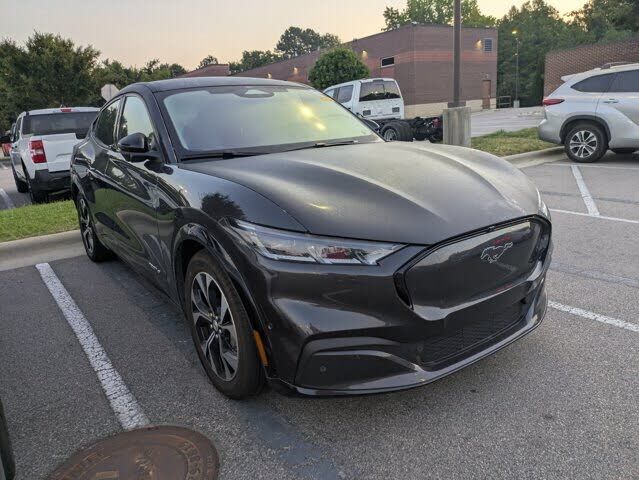 2022 FORD Mach-E