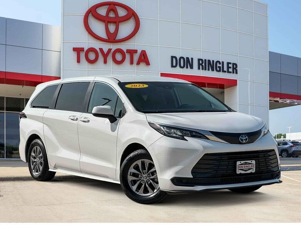 2023 TOYOTA Sienna