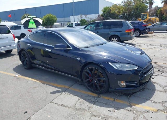 2014 TESLA Model S