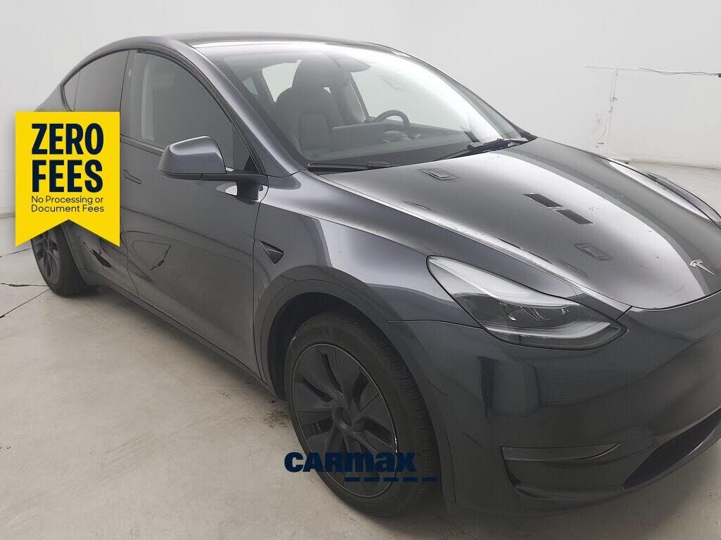 2025 TESLA Model Y