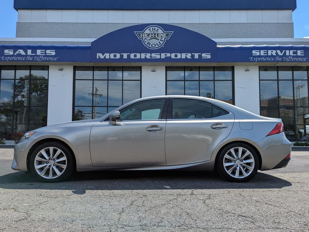 2016 LEXUS IS