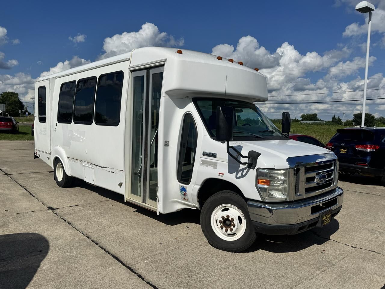 2009 FORD E-450