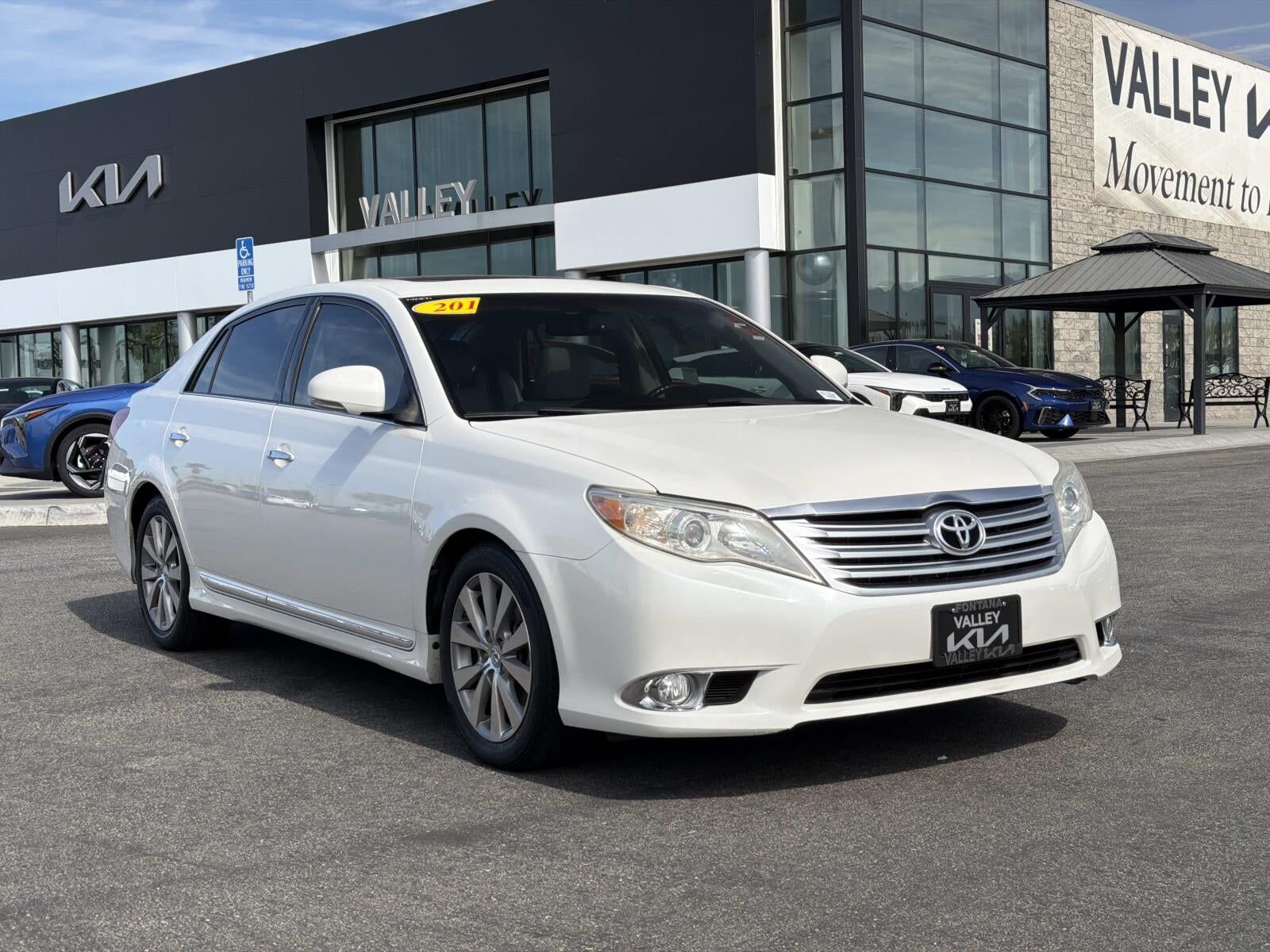 2011 TOYOTA Avalon