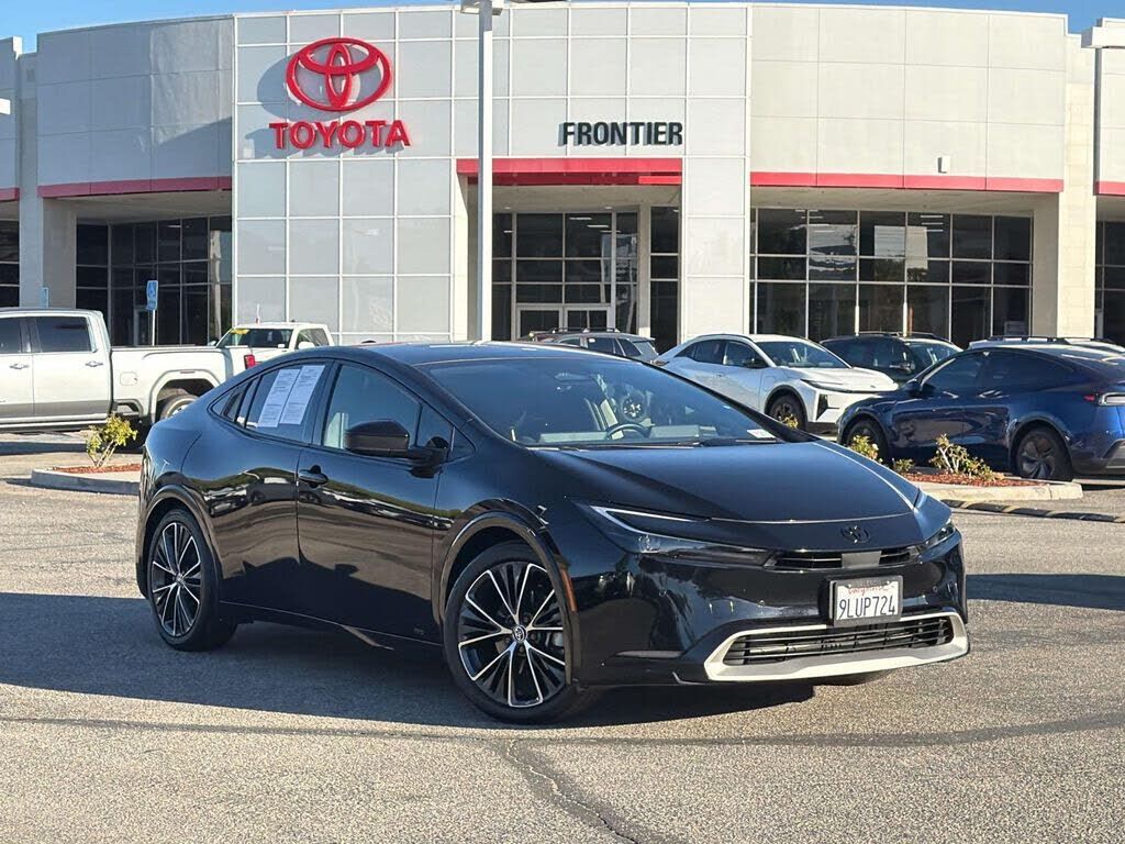 2024 TOYOTA PRIUS