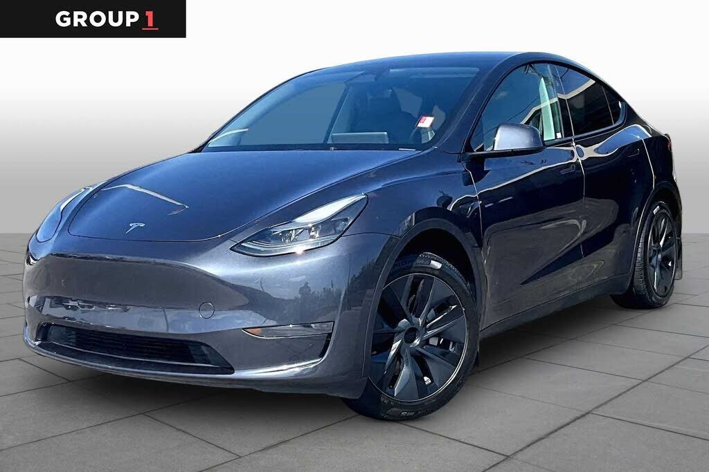 2025 TESLA Model Y