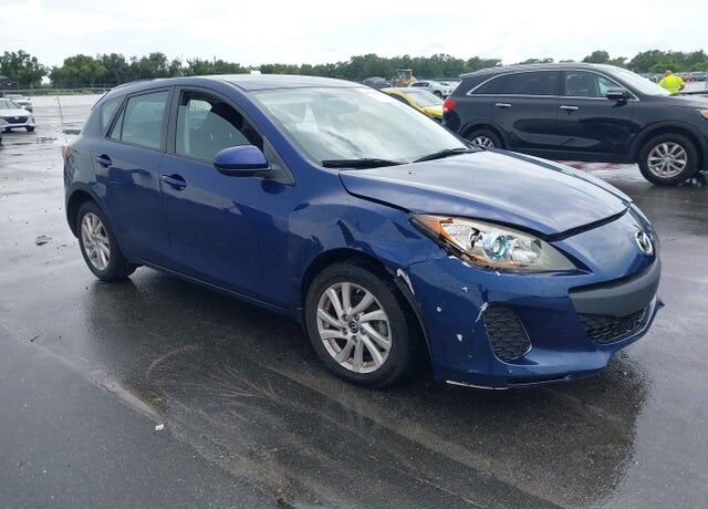 2013 MAZDA Mazda3