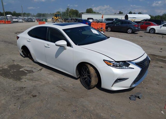 2016 LEXUS ES