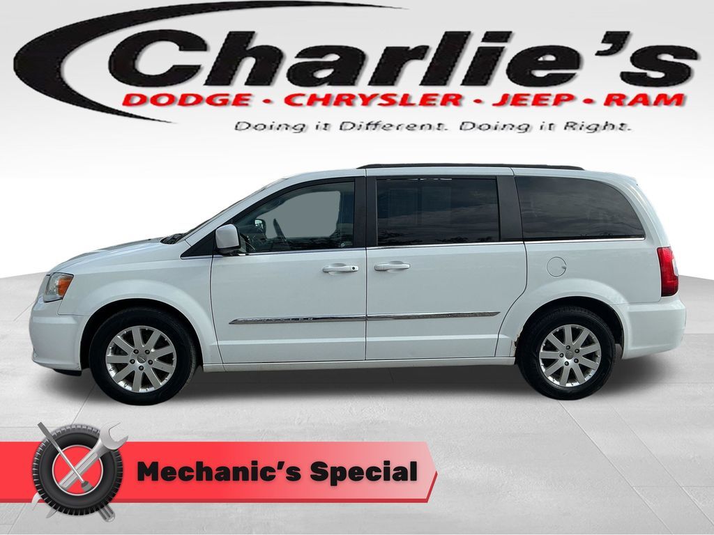 2015 CHRYSLER Town and Country