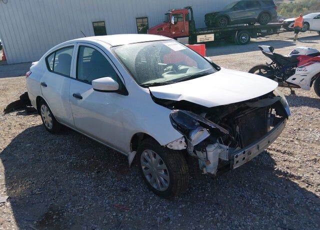 2019 NISSAN Versa