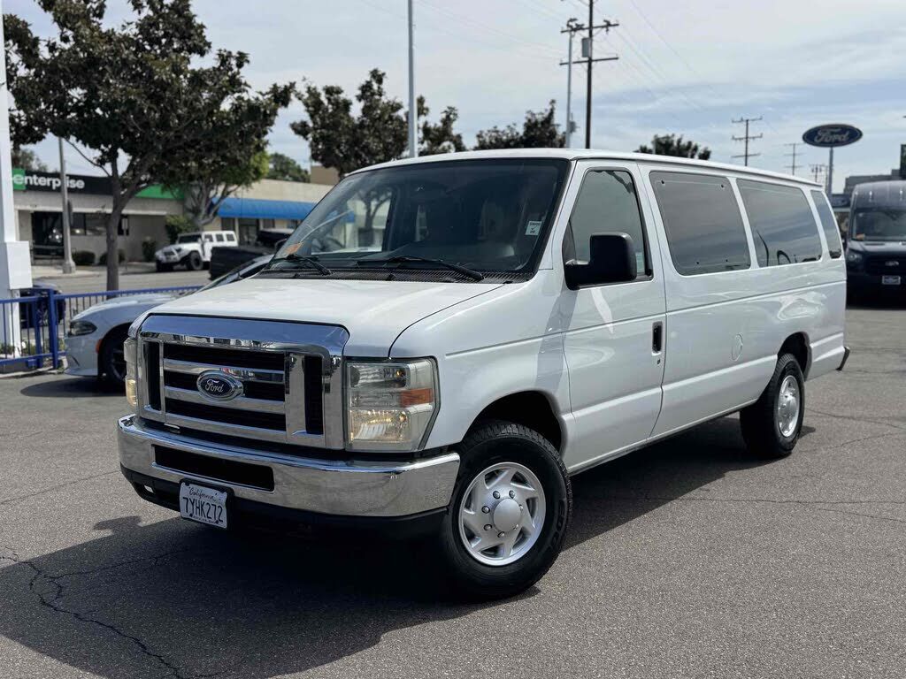 2011 FORD E-350