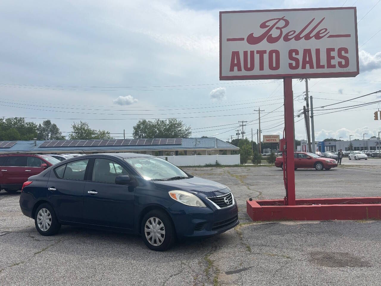 2012 NISSAN Versa