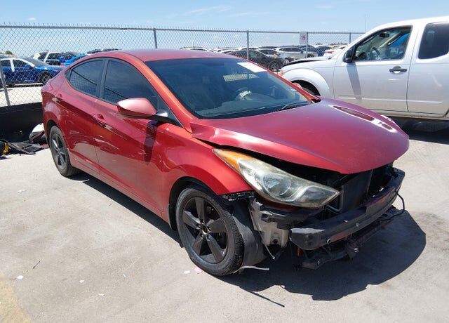 2013 HYUNDAI Elantra