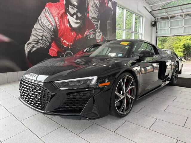 2023 AUDI R8