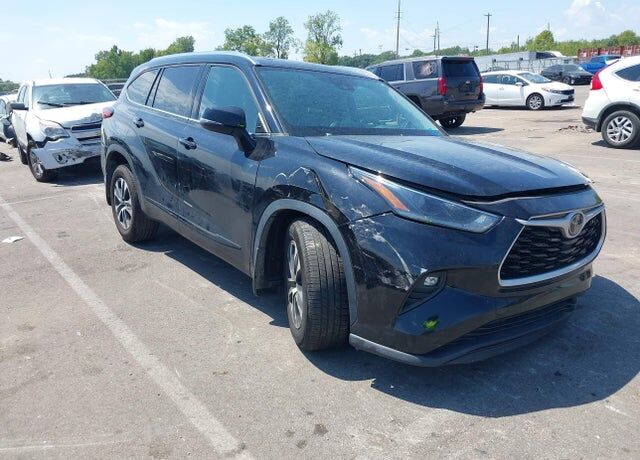 2021 TOYOTA Highlander