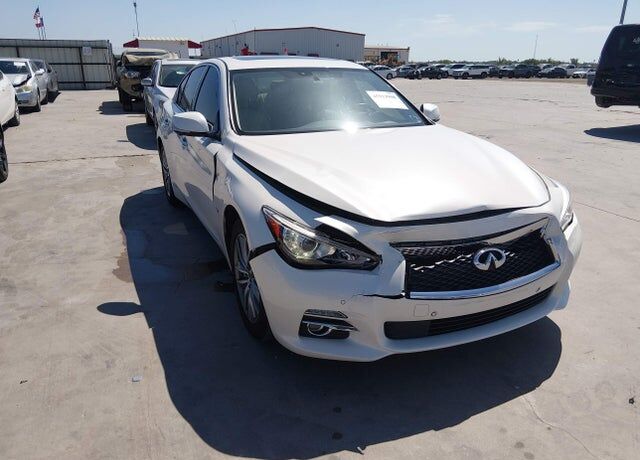 2016 INFINITI Q50