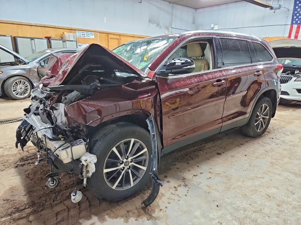 2019 TOYOTA Highlander