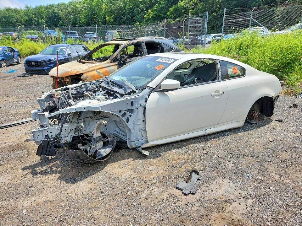 2015 INFINITI Q60