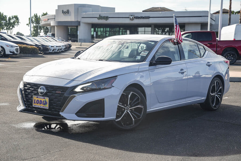 2024 NISSAN Altima