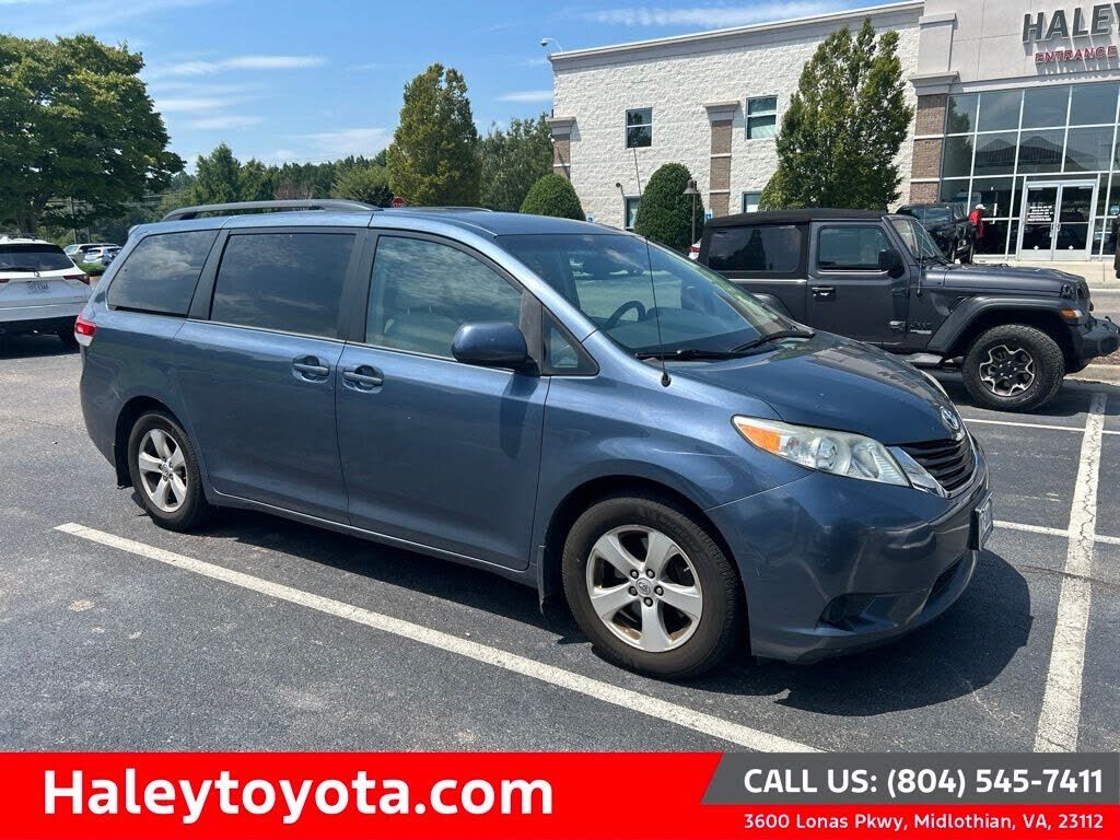 2013 TOYOTA Sienna