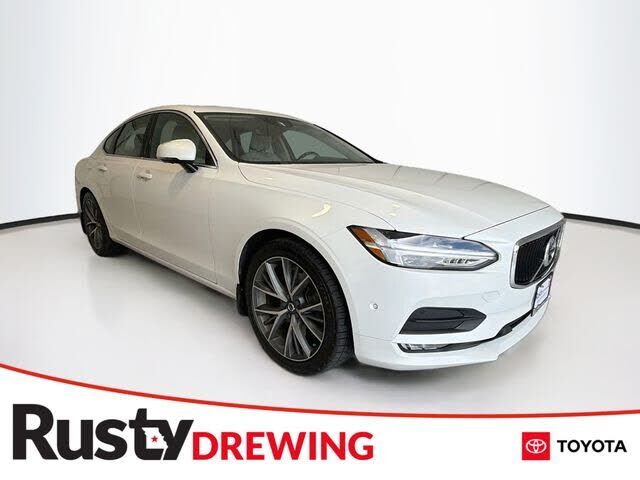 2017 VOLVO S90