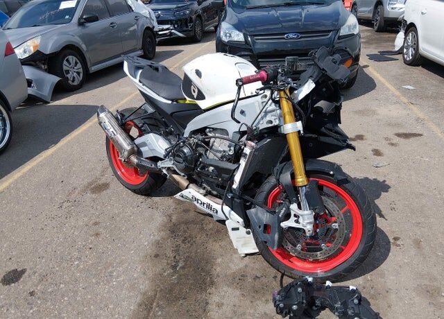 2023 APRILIA RS