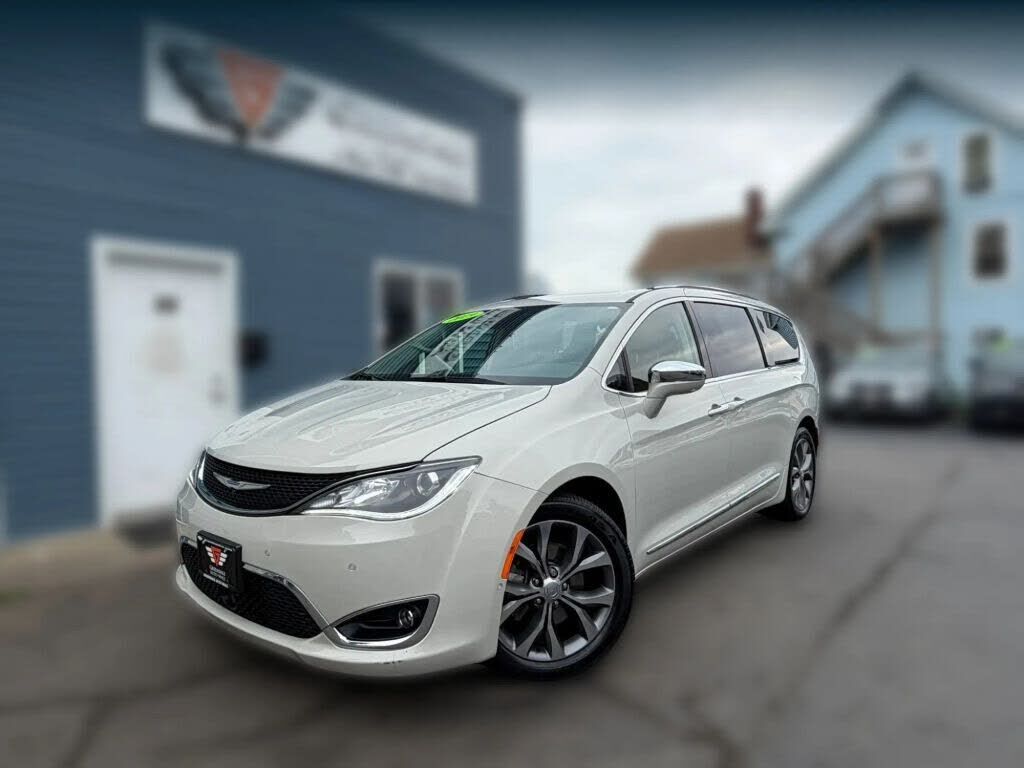 2019 CHRYSLER Pacifica