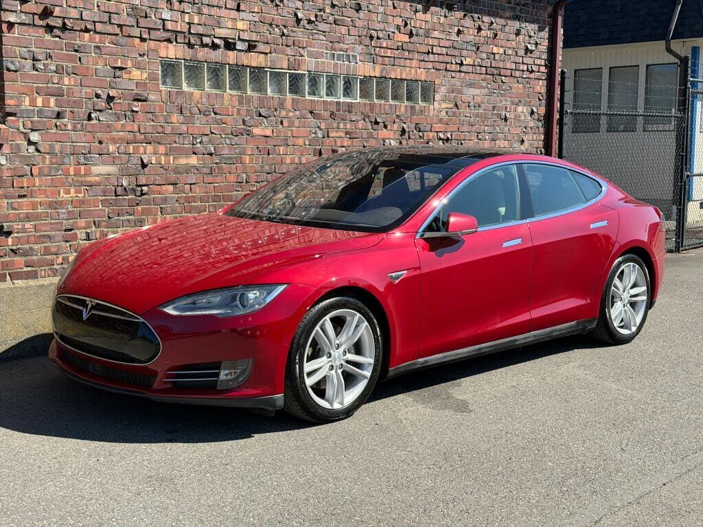 2015 TESLA Model S