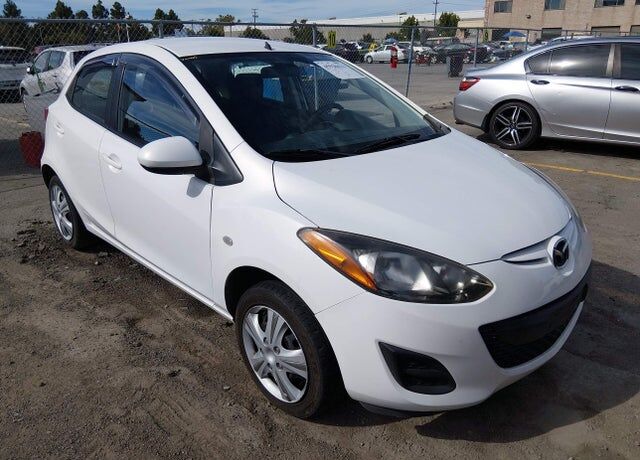 2013 MAZDA Mazda2